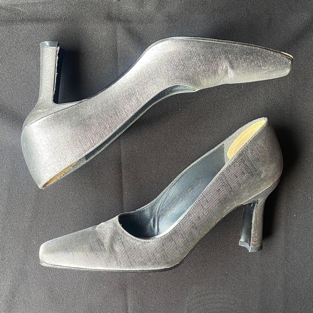 Stuart Weitzman Shimmering Gray Heels - Picture 7 of 9